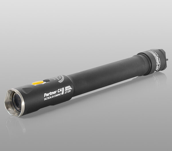 Armytek Partner C4 Pro XHP35 White