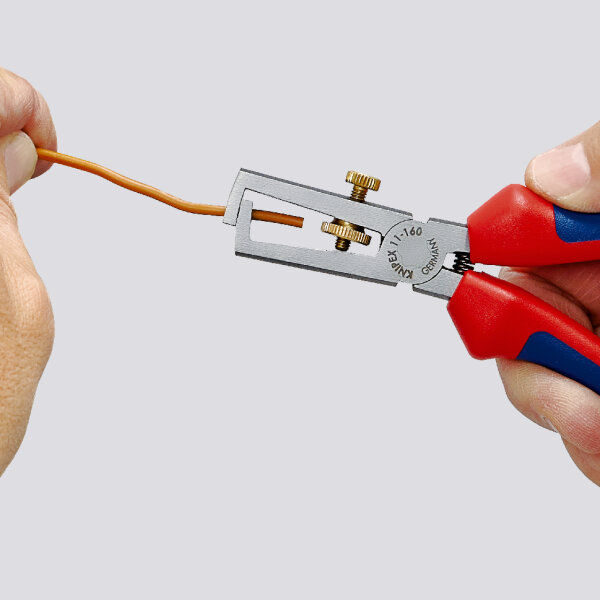 KNIPEX 11 02 160 Abisolierzange mit Öffnungsfeder, universal mit Mehrkomponenten-Hüllen schwarz atramentiert 160 mm